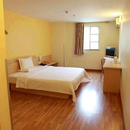 7Days Inn Guangzhou Shijing Jinbi Xincheng Екстер'єр фото