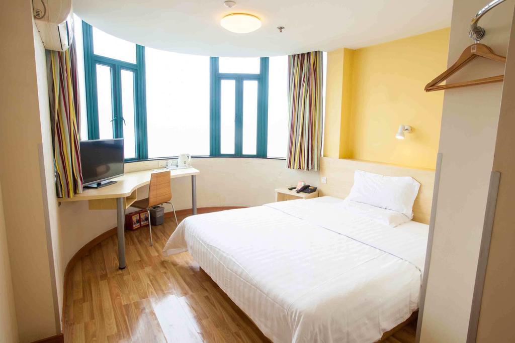 7Days Inn Guangzhou Shijing Jinbi Xincheng Екстер'єр фото