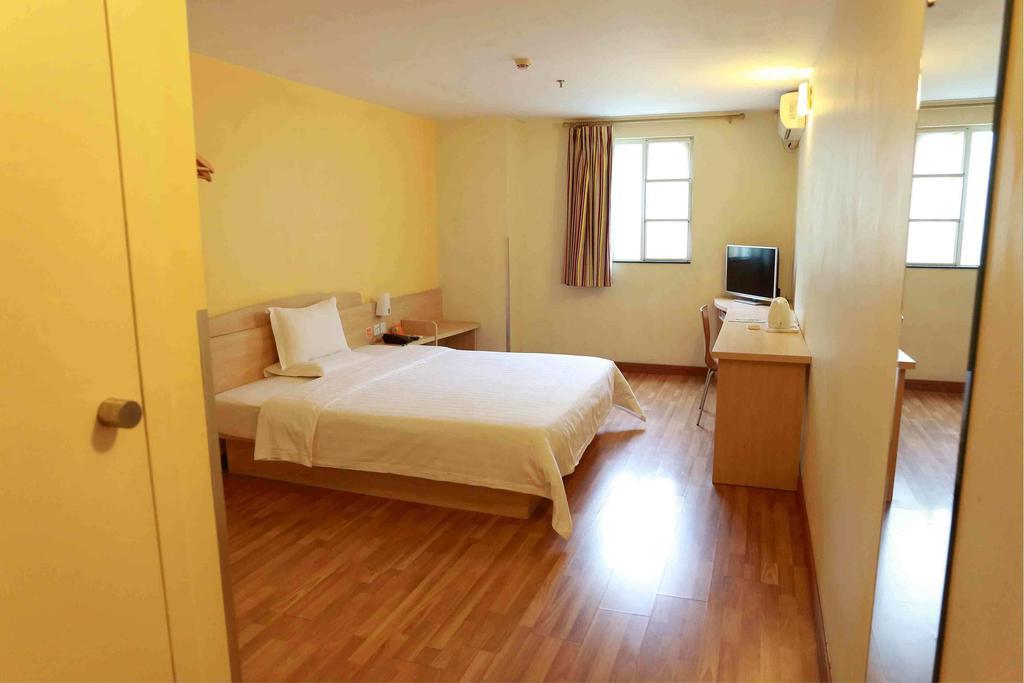 7Days Inn Guangzhou Shijing Jinbi Xincheng Екстер'єр фото