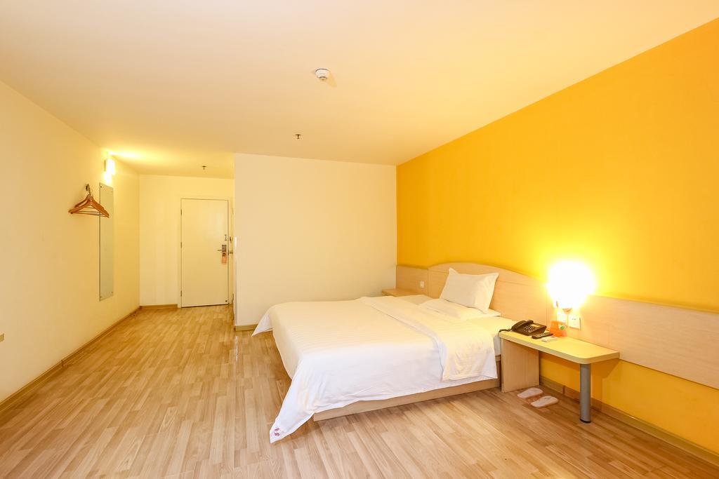 7Days Inn Guangzhou Shijing Jinbi Xincheng Екстер'єр фото