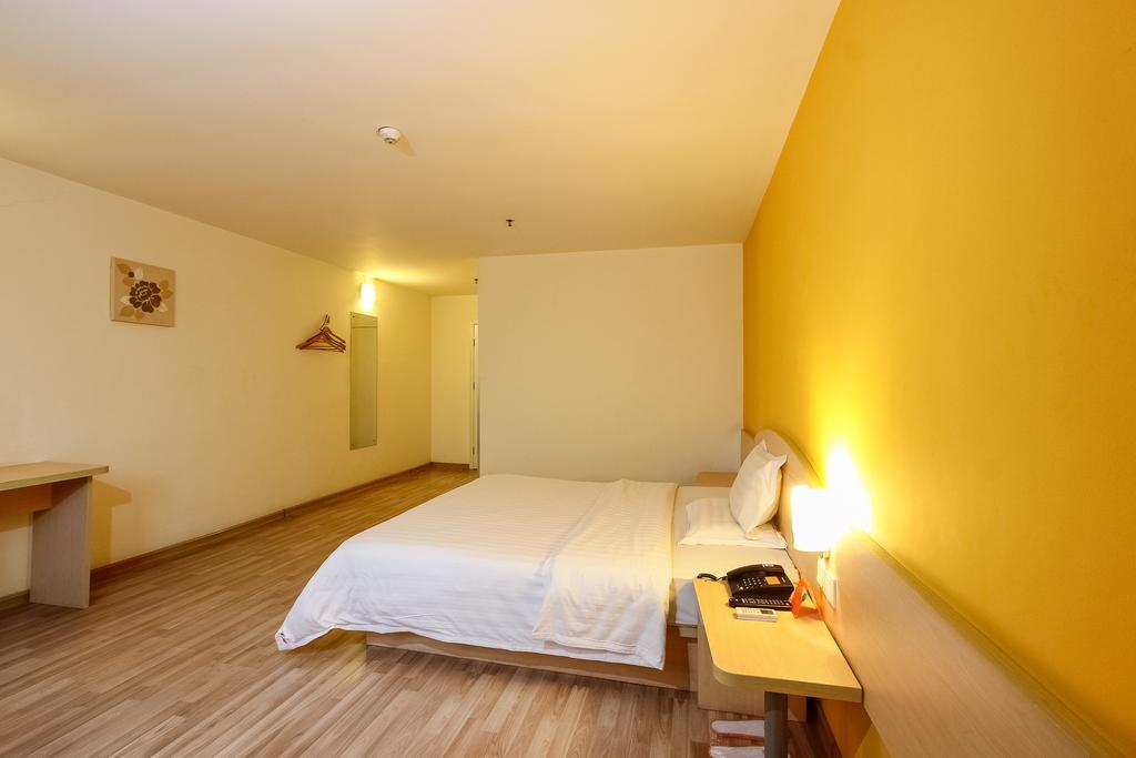 7Days Inn Guangzhou Shijing Jinbi Xincheng Екстер'єр фото
