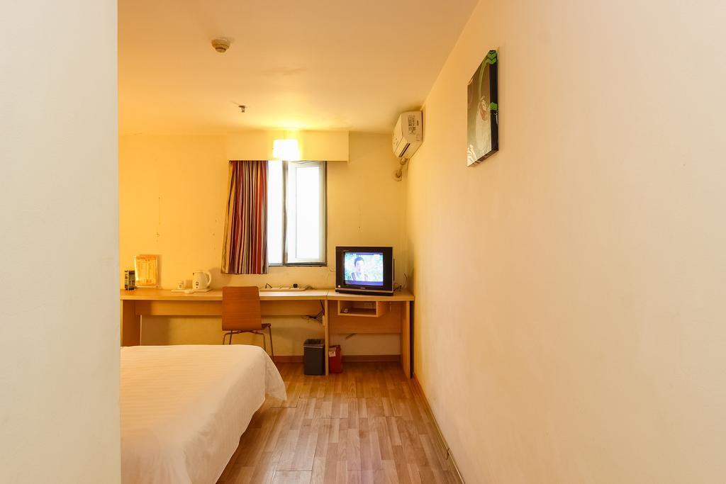 7Days Inn Guangzhou Shijing Jinbi Xincheng Екстер'єр фото